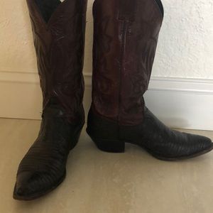 Justin Boots Burgundy Top Made In USA